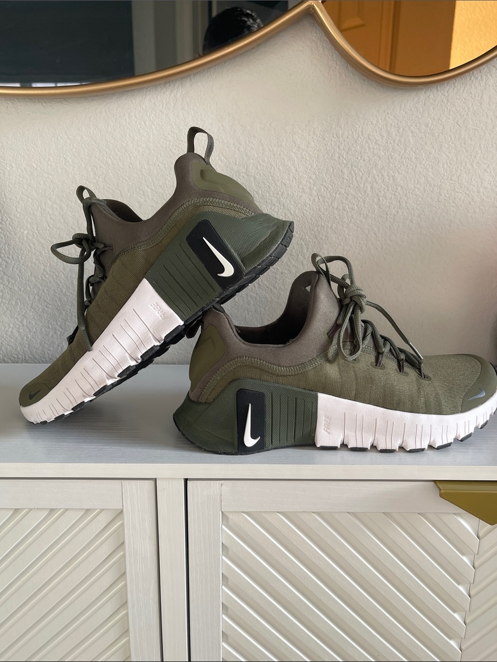 Nike Men’s Olive Green and White Athletic Training Shoes